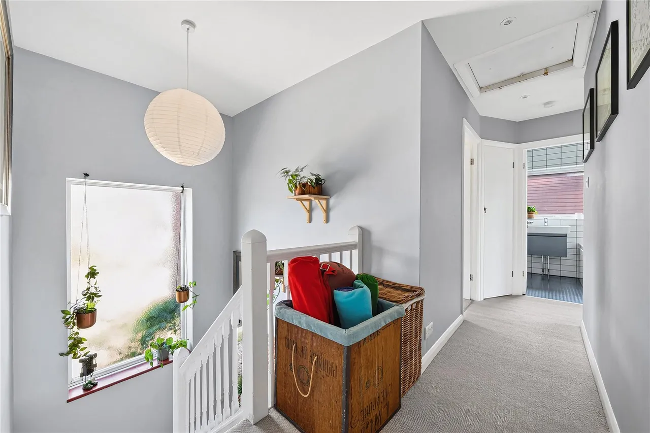 Lane End Drive, Knaphill, GU21, photo 14