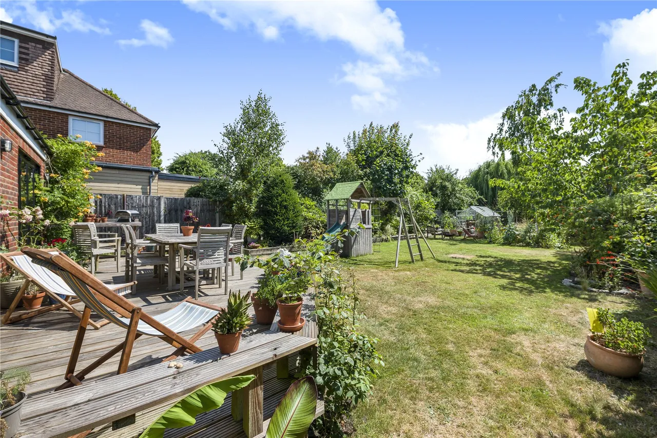 Lane End Drive, Knaphill, GU21, photo 22
