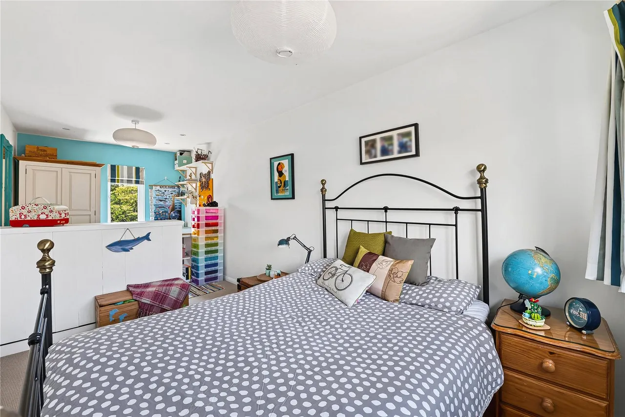 Lane End Drive, Knaphill, GU21, photo 19