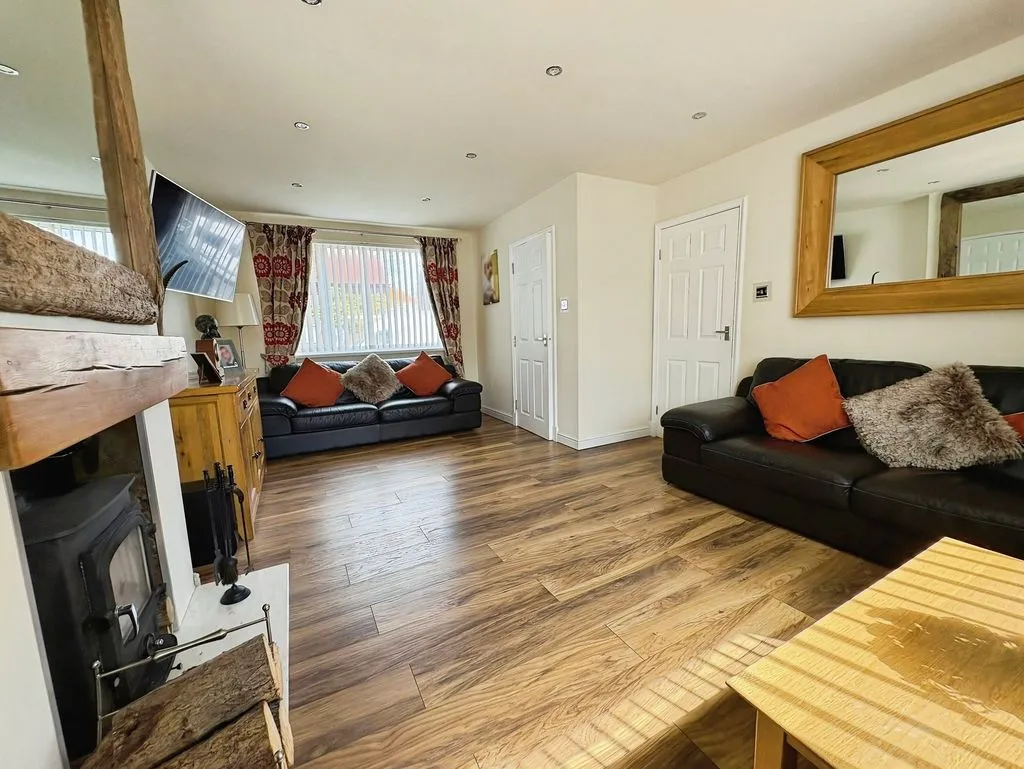 Whitley Bay, NE25, photo 2