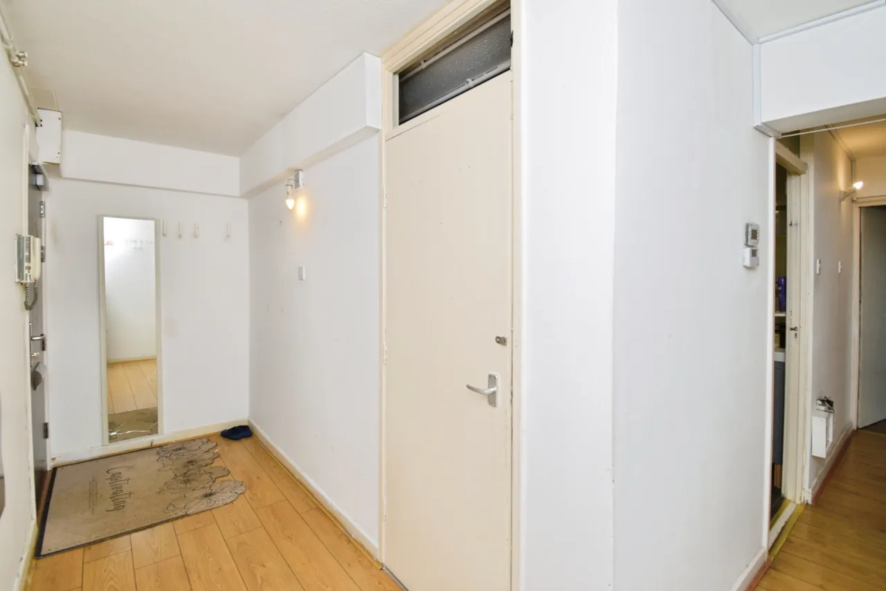 Navestock Crescent, Woodford Green, photo 9