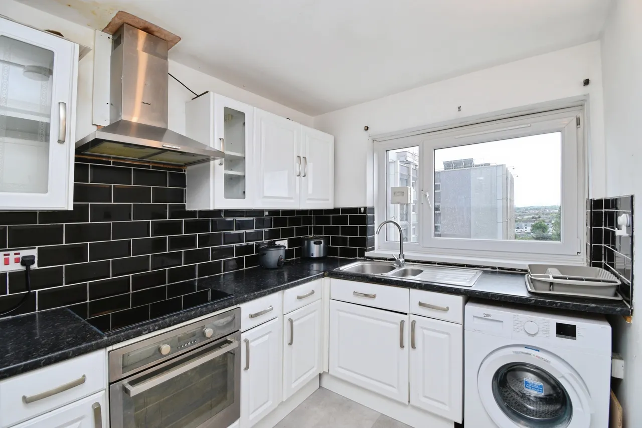 Navestock Crescent, Woodford Green, photo 6