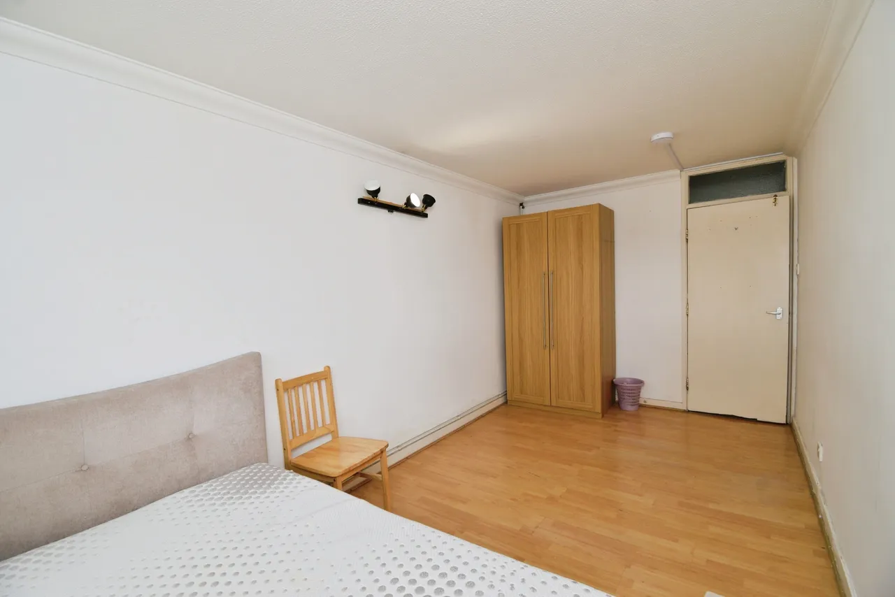 Navestock Crescent, Woodford Green, photo 11