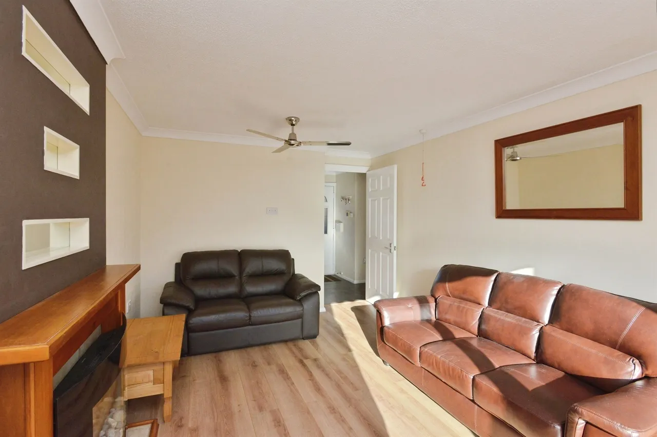Bryony Place, Conniburrow, MK14, photo 5