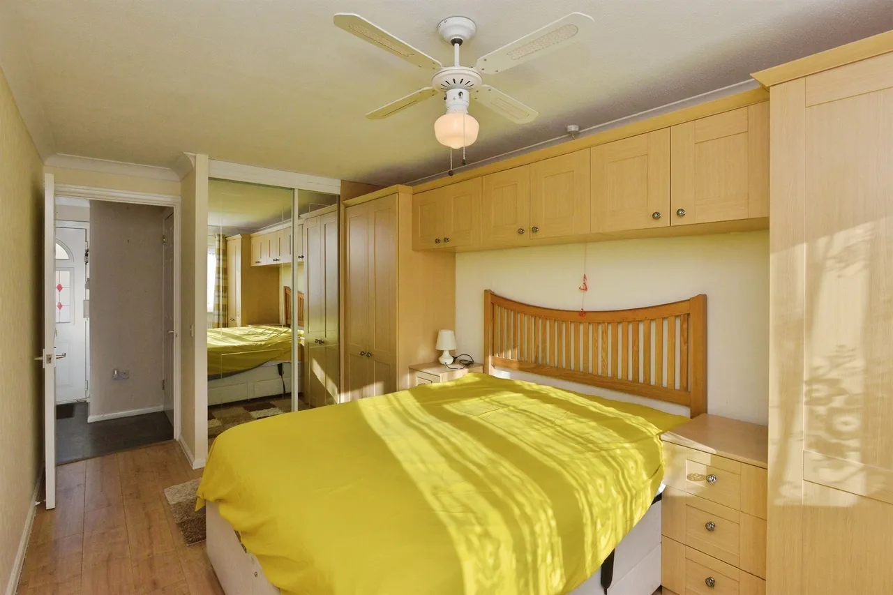 Bryony Place, Conniburrow, MK14, photo 8