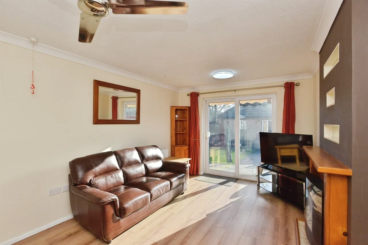 Bryony Place, Conniburrow, MK14, photo 6