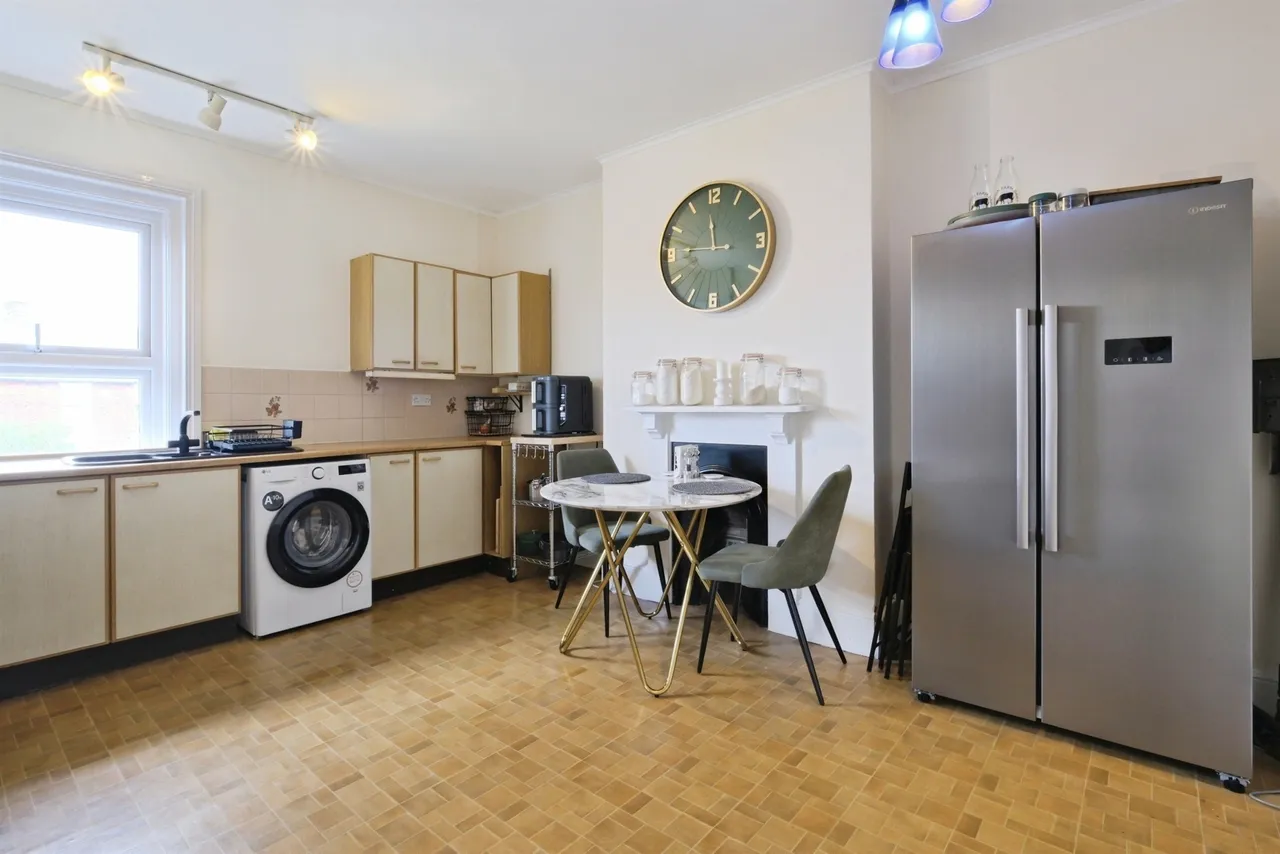 Wyndham Road, Salisbury, photo 5