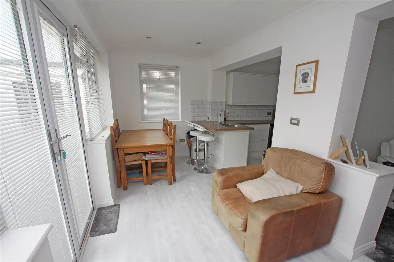 Montrose Drive, Bournemouth, photo 8