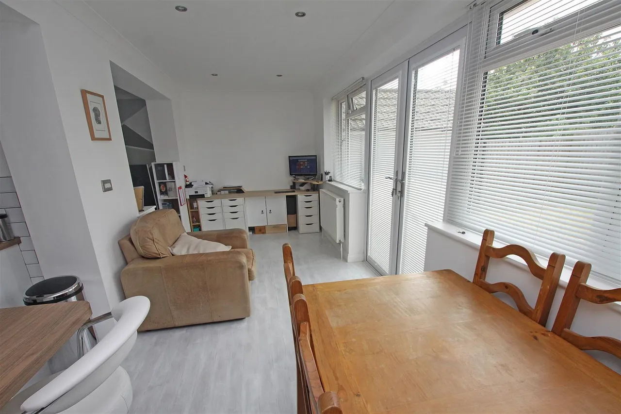 Montrose Drive, Bournemouth, photo 7