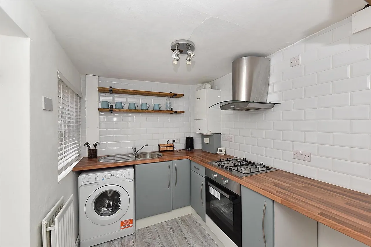 Wellington Road, Bollington, photo 4