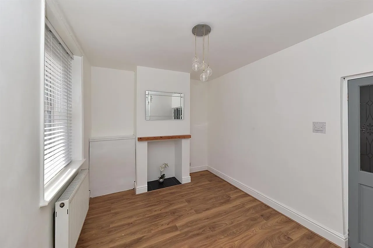 Wellington Road, Bollington, photo 6
