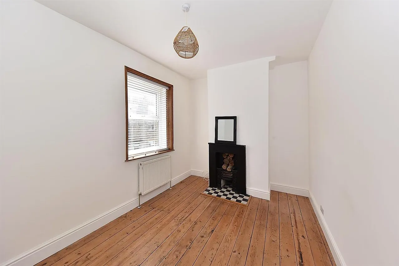 Wellington Road, Bollington, photo 15