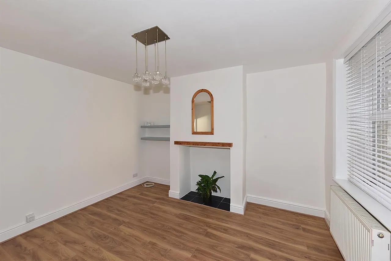 Wellington Road, Bollington, photo 8