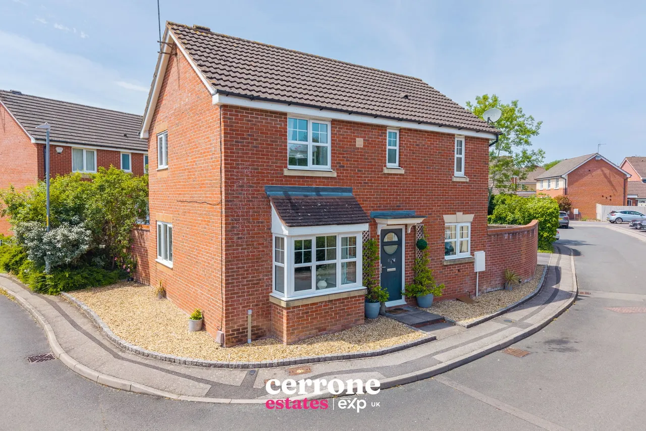 3 bed house for sale, Wheatcroft Close, Brockhill, B97