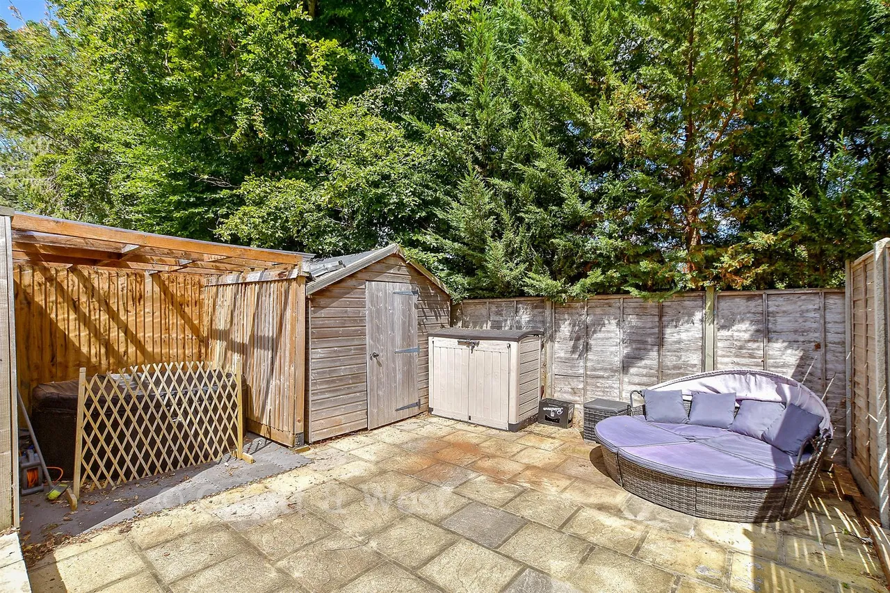Noel Green, Burgess Hill, RH15, photo 22