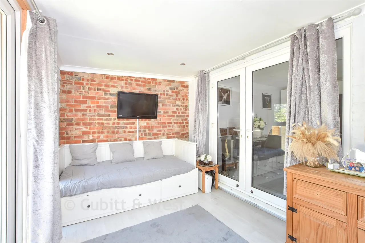Noel Green, Burgess Hill, RH15, photo 10