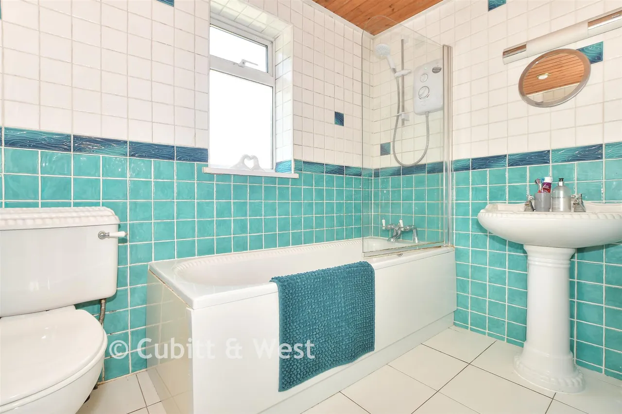 Noel Green, Burgess Hill, RH15, photo 19