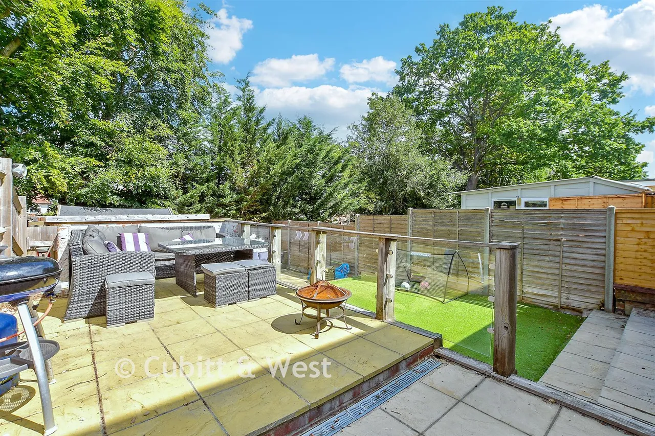Noel Green, Burgess Hill, RH15, photo 21