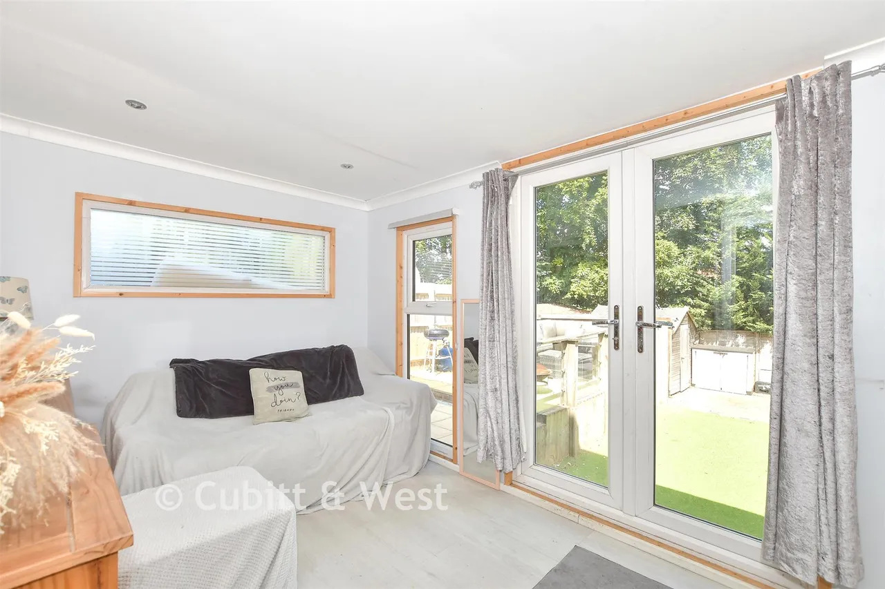 Noel Green, Burgess Hill, RH15, photo 9