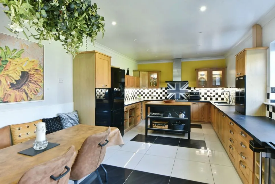 Blackshaw Lane, Royton, OL2, photo 6