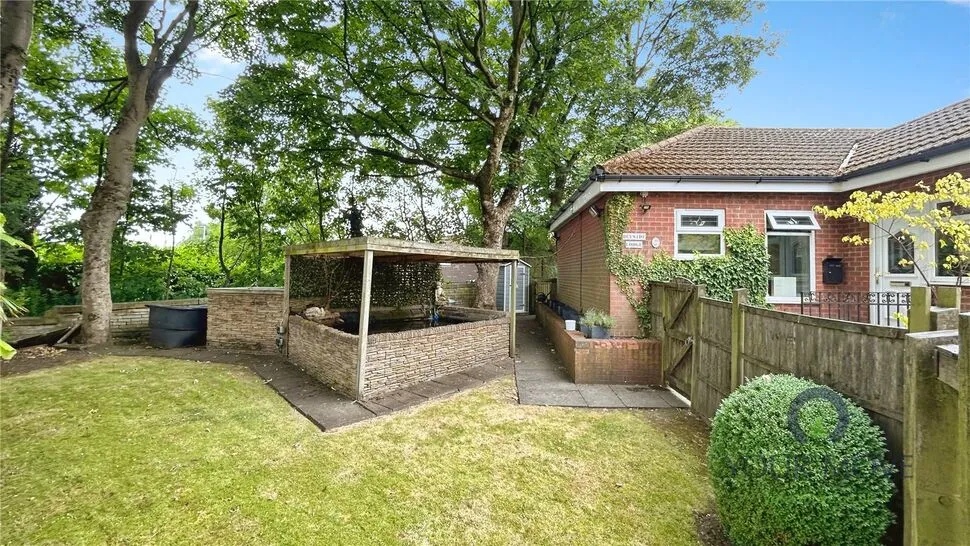 Blackshaw Lane, Royton, OL2, photo 18