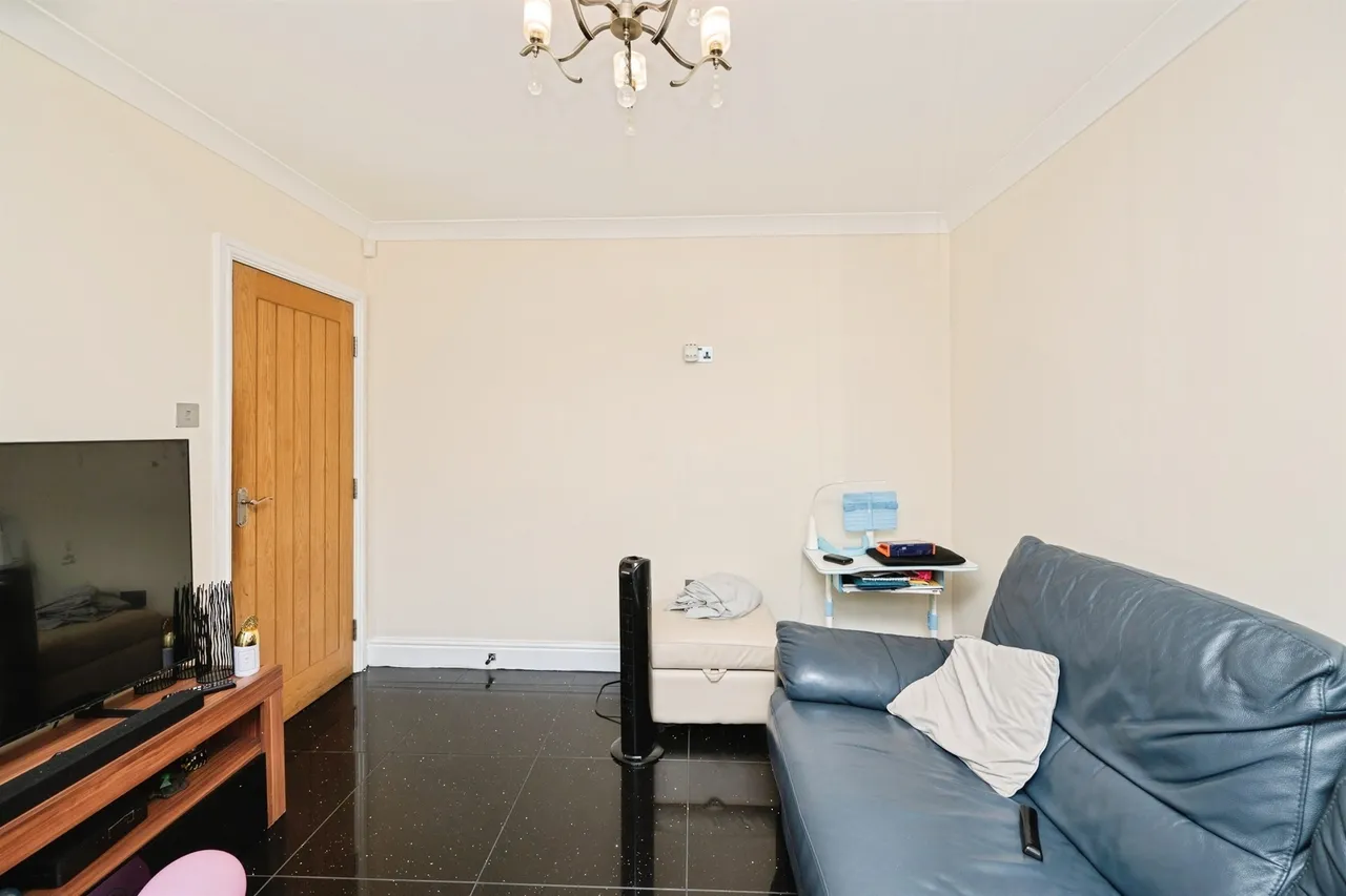Wolverhampton Road, OLDBURY, photo 10