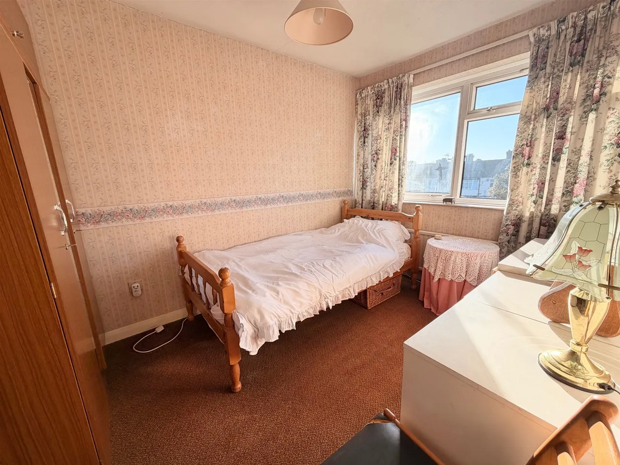Chadwell Avenue, Romford, Essex RM6 4QL, photo 9