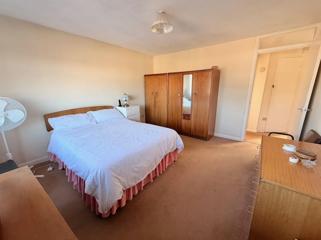 Chadwell Avenue, Romford, Essex RM6 4QL, photo 8