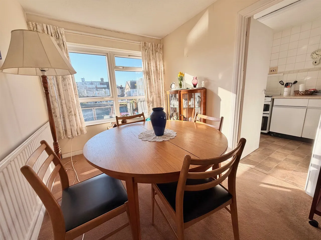 Chadwell Avenue, Romford, Essex RM6 4QL, photo 3