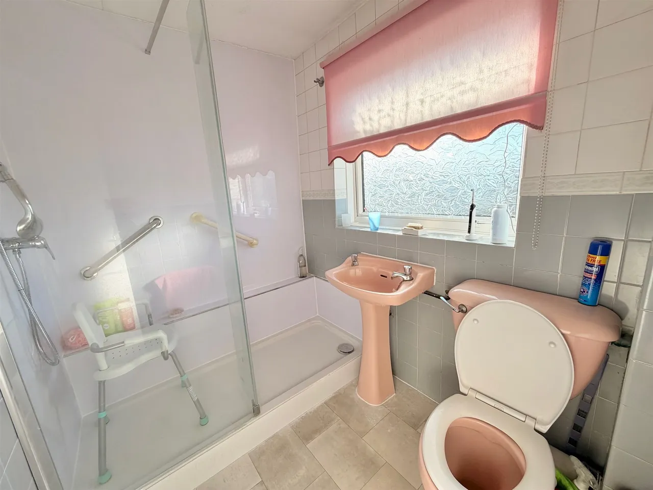 Chadwell Avenue, Romford, Essex RM6 4QL, photo 10