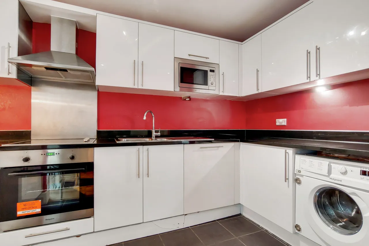 402 Wharfside Point South, 4 Prestons Road, London, photo 4