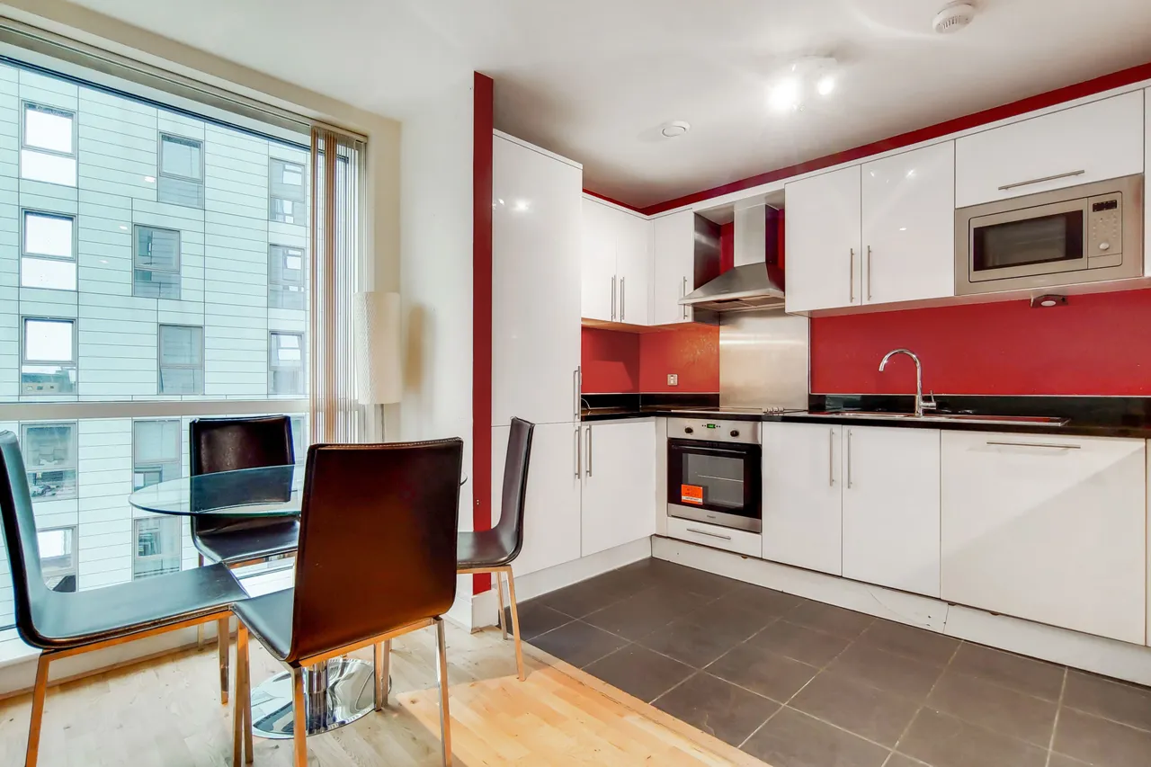 402 Wharfside Point South, 4 Prestons Road, London, photo 5
