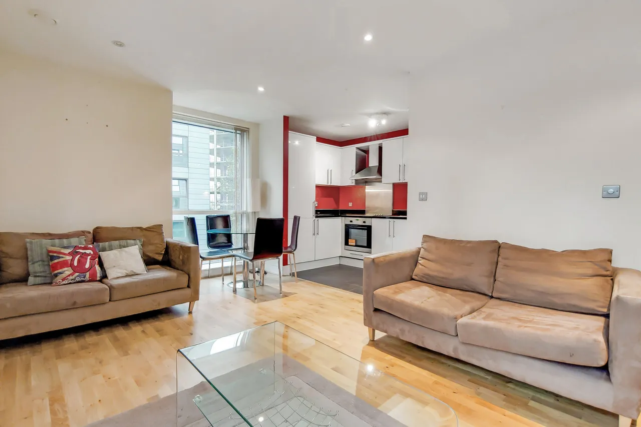 402 Wharfside Point South, 4 Prestons Road, London, photo 7
