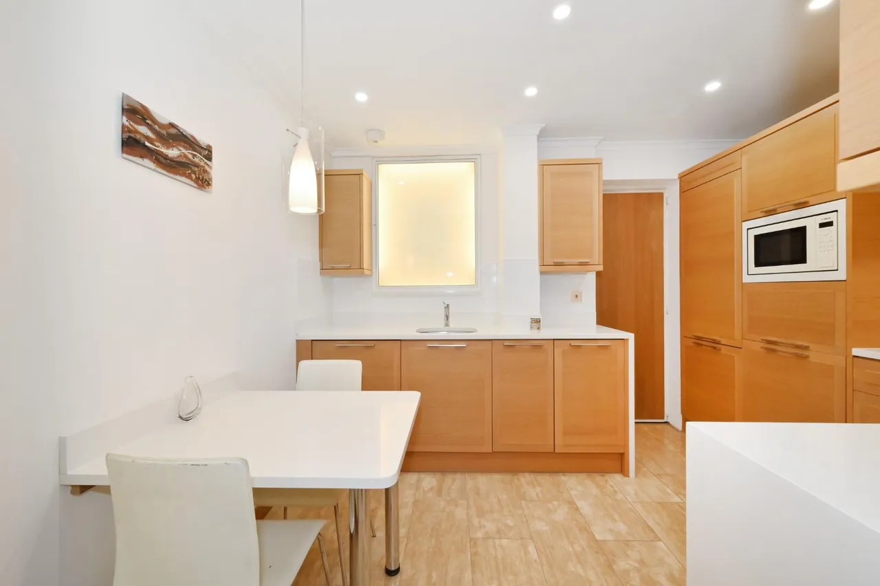 Portman Square, Marylebone, W1H, photo 9