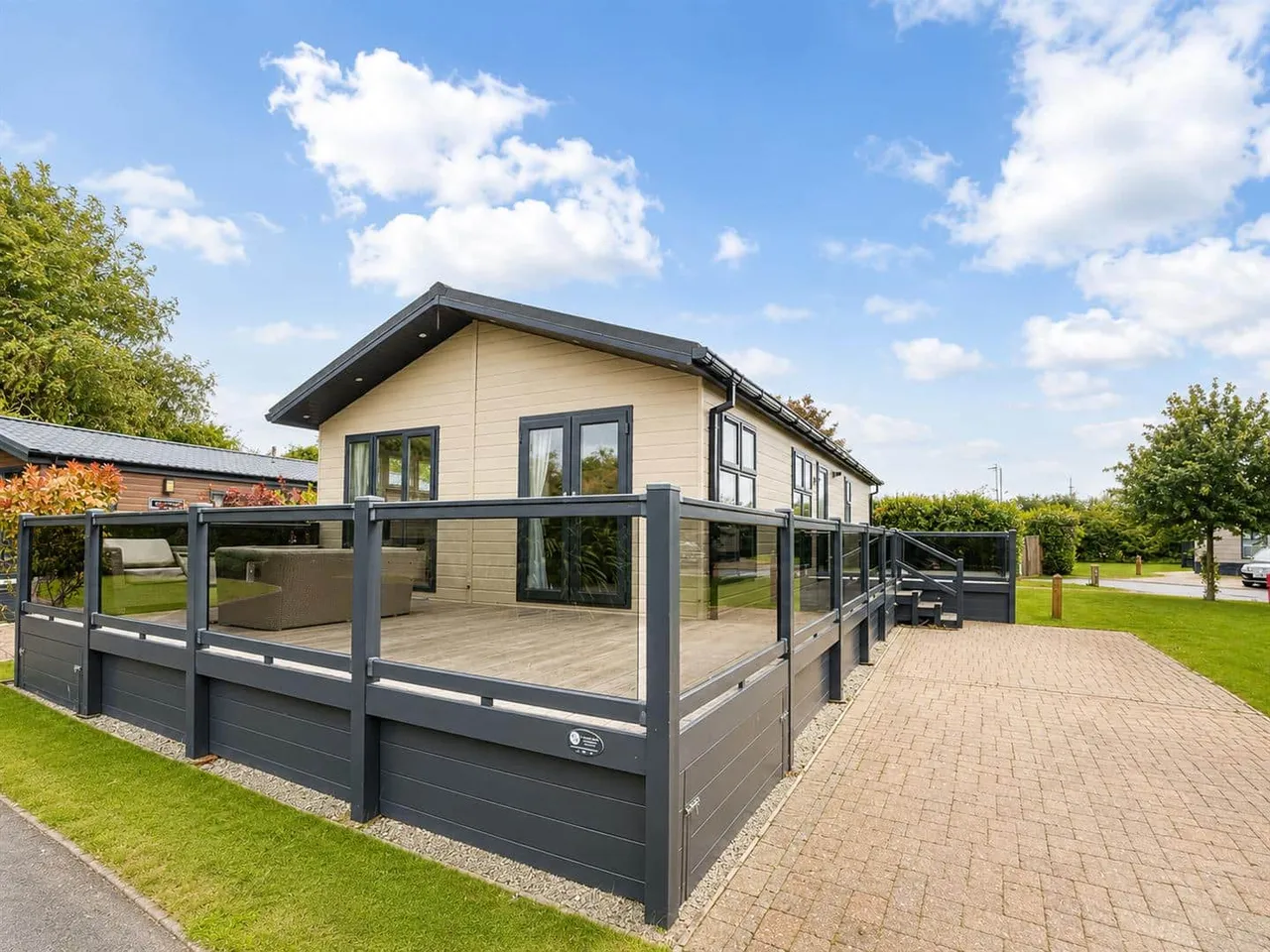 2 bed property for sale — Foxhunter Park, Monkton, Ramsgate, Kent, CT12 4JG