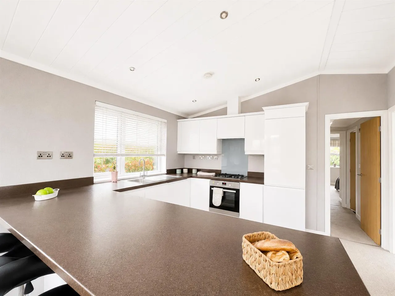 Foxhunter Park, Monkton, Ramsgate, Kent, CT12 4JG, photo 6