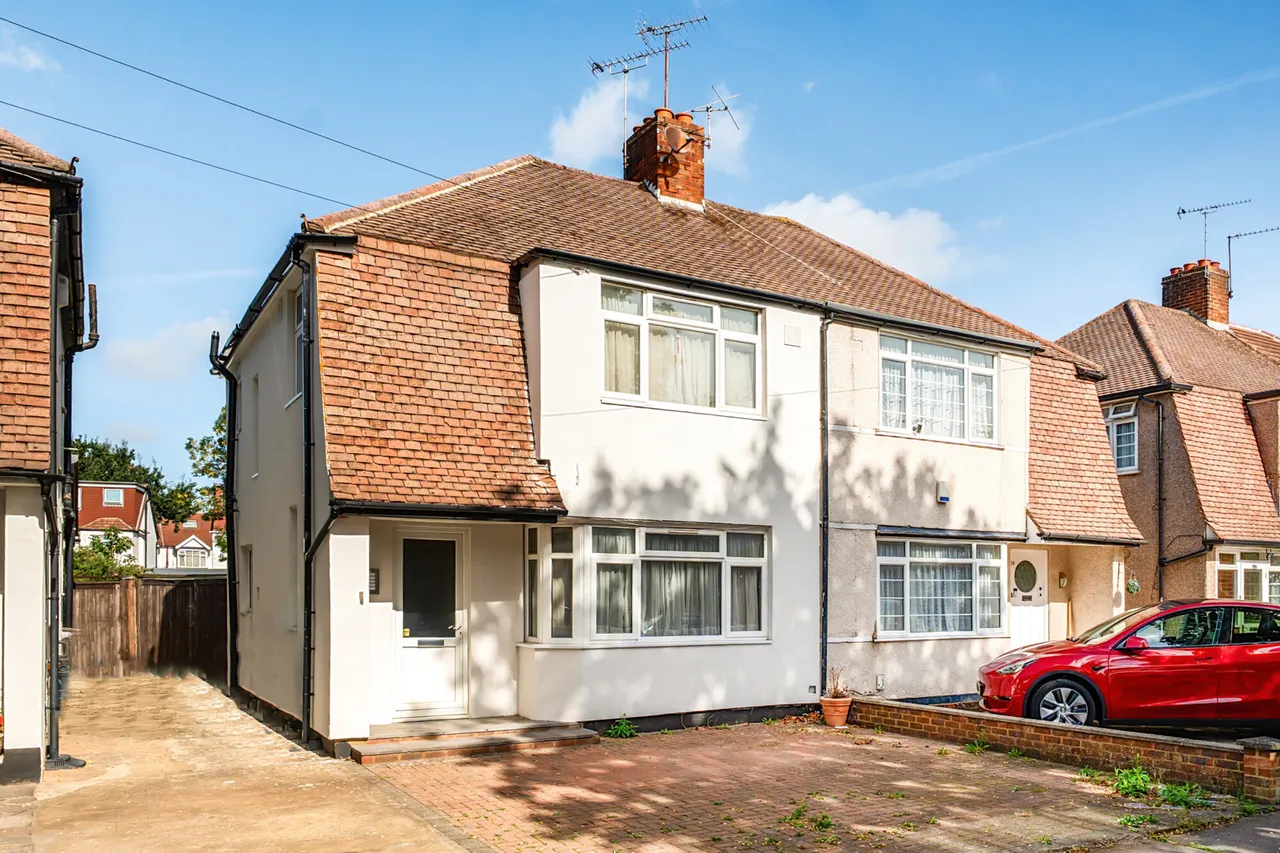 3 bed house for sale, Brook Drive, Harrow, HA1