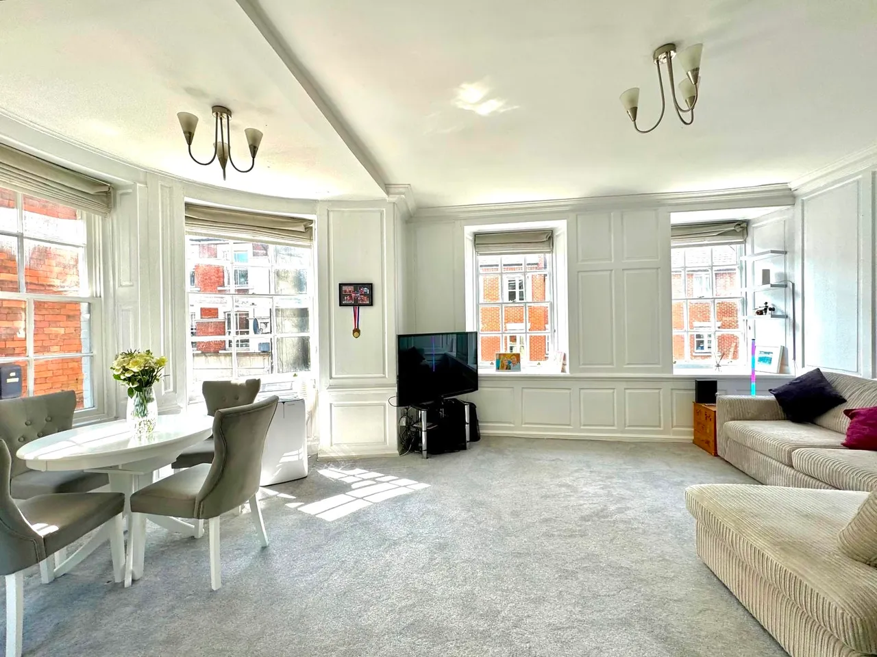 1 bed flat for sale — 42 Cricklade Street, Old Town, Swindon, SN1 3HB