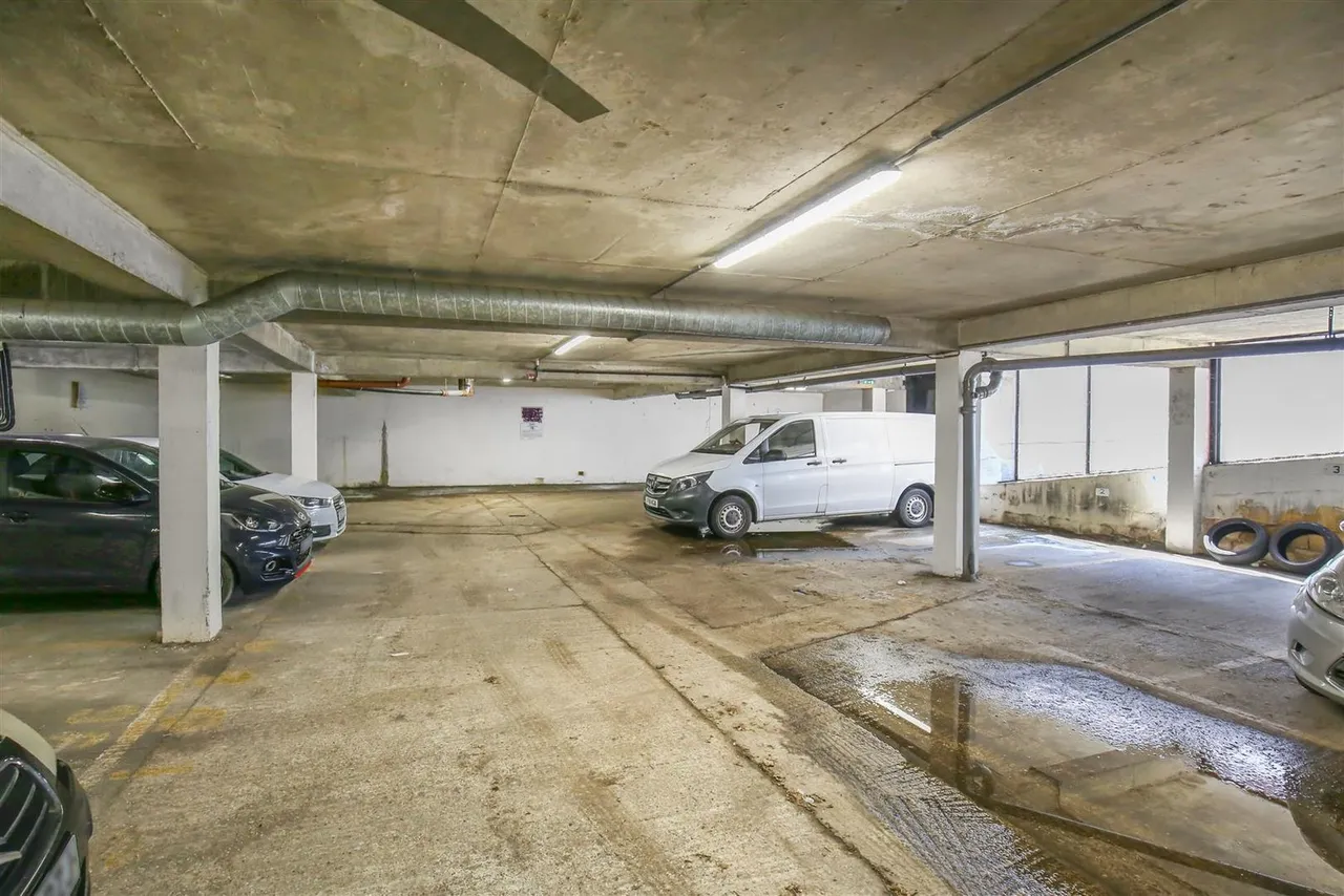 Park Road, Cheam village, SM3 8PY, photo 16