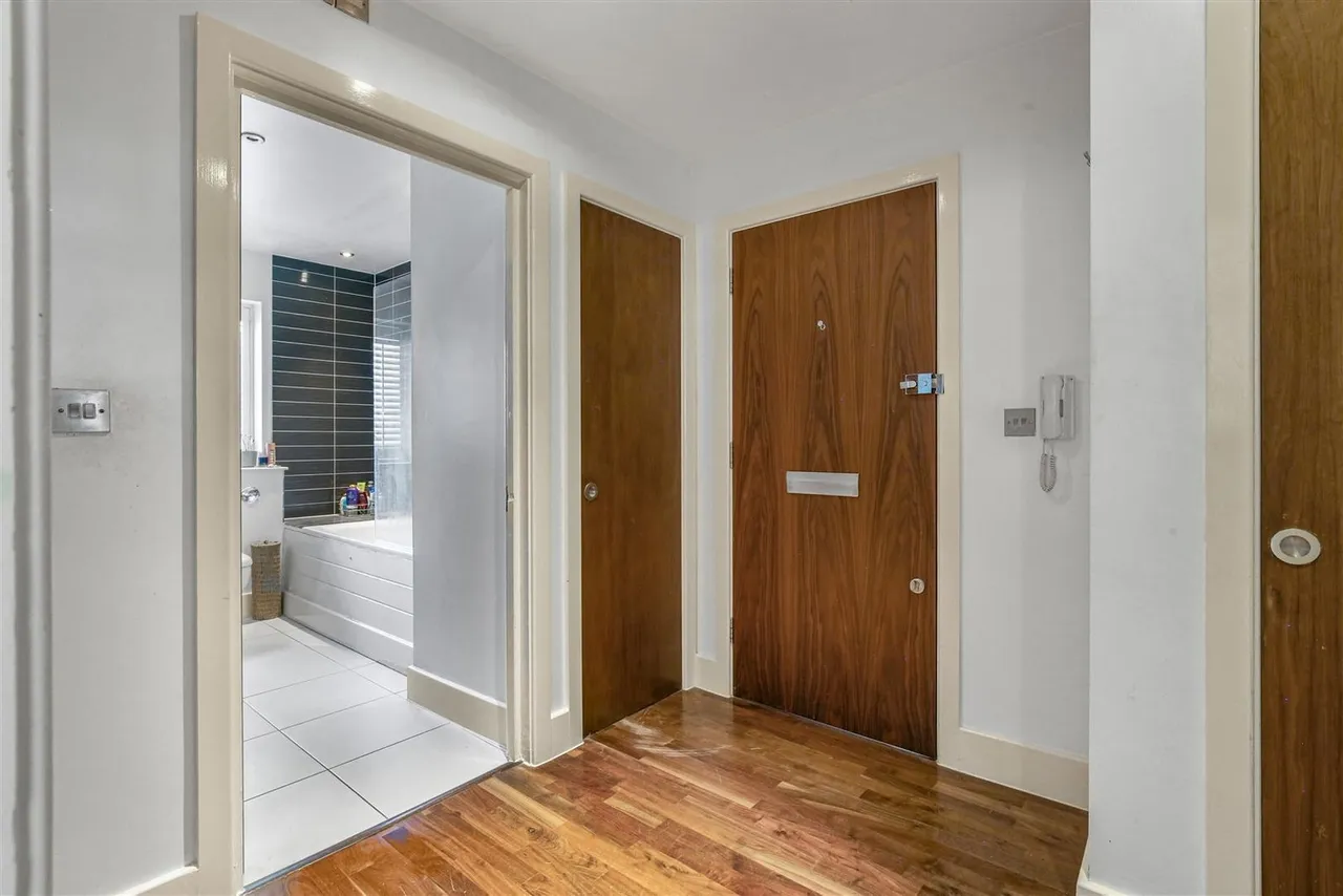 Park Road, Cheam village, SM3 8PY, photo 5