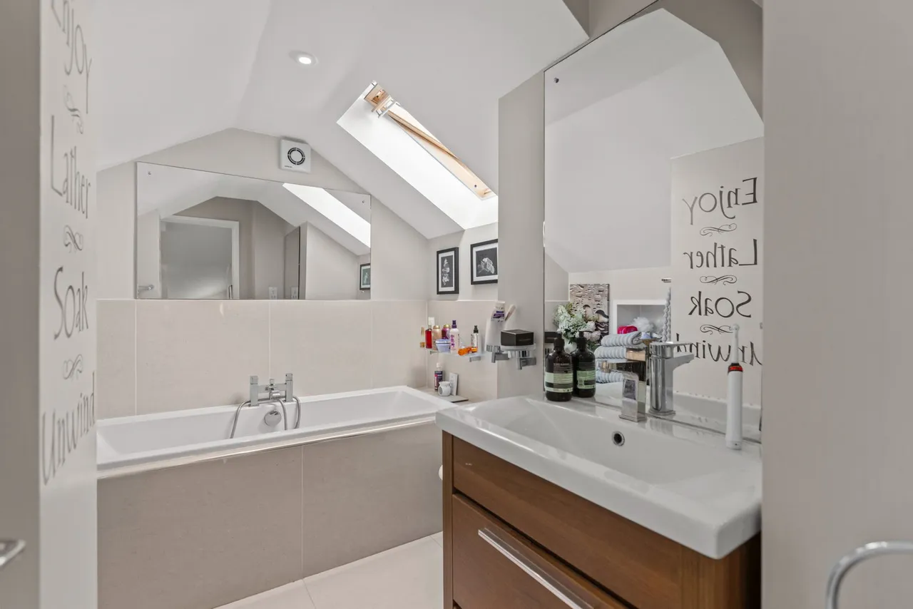 Glaziers Lane, Normandy, Guildford, GU3 2ED, photo 10
