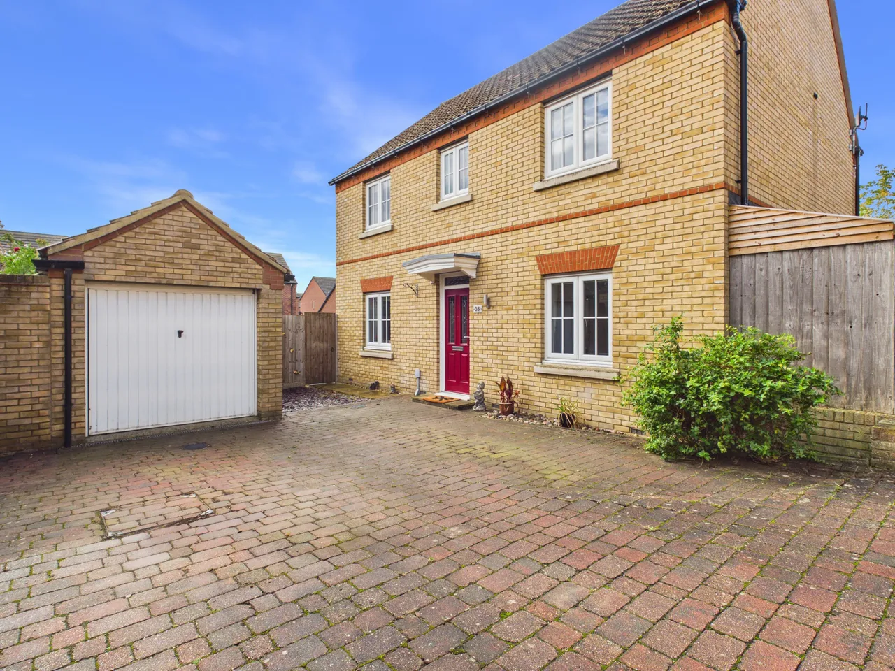 4 bed house for sale, Orchard Way, Lower Stondon, SG16