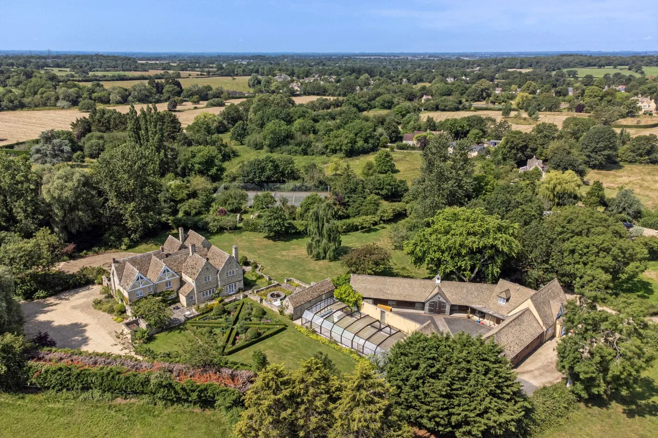 6 bed house for sale, Minety, Malmesbury, SN16