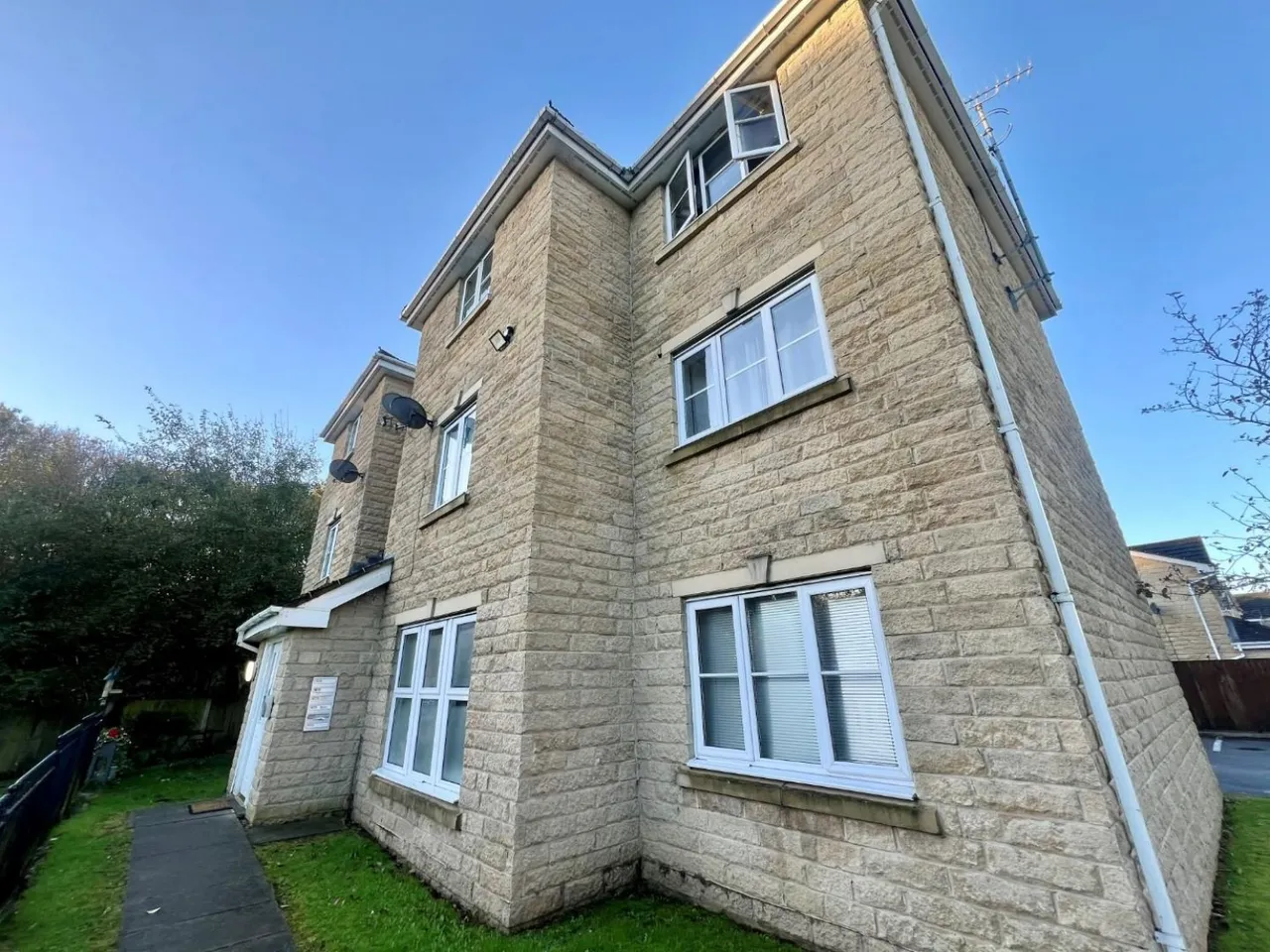 2 bed flat for sale, Longley Ings, Oxspring, S36