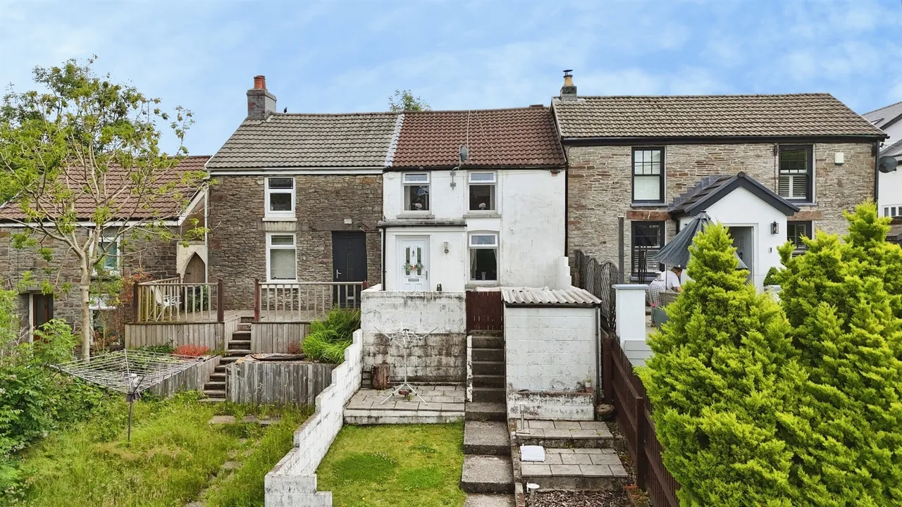 2 bed house for sale, Bedw Street, Porth, CF39