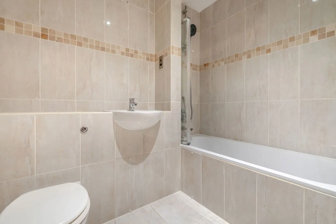 Uxbridge Road, Mill End, WD3, photo 10