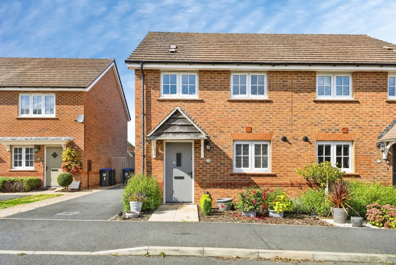 2 bed house for sale, Waterfurrows Way, Moulton, NN3