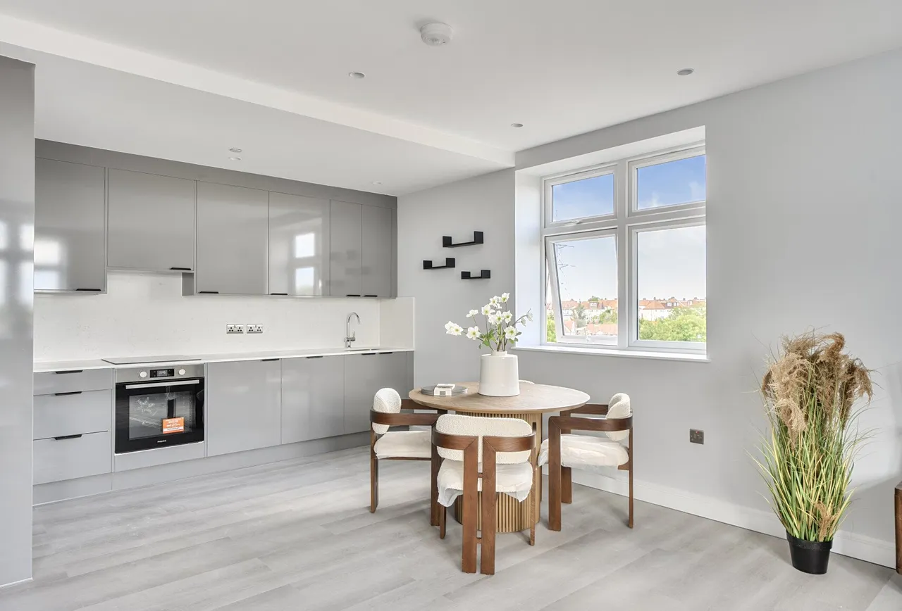 London Road, North Cheam, SM3 9BJ, photo 5