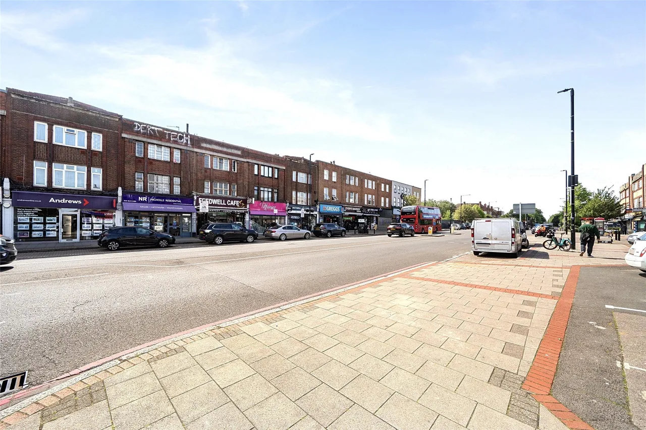 London Road, North Cheam, SM3 9BJ, photo 13