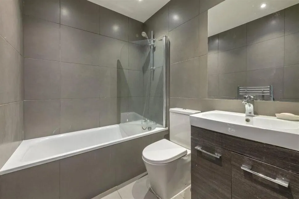 Francis Road, London, E10, photo 6
